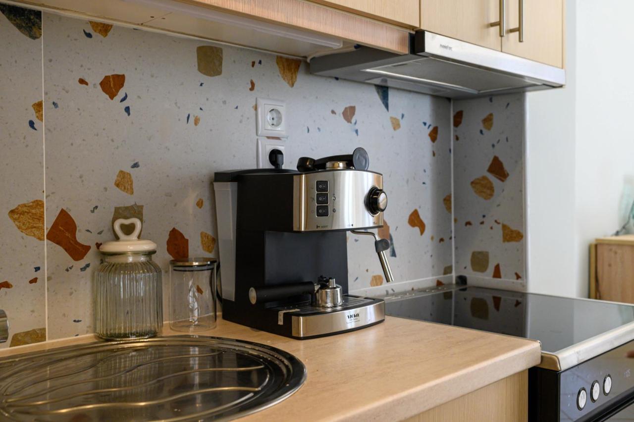 Zen Hut Apartment Каламата Екстериор снимка