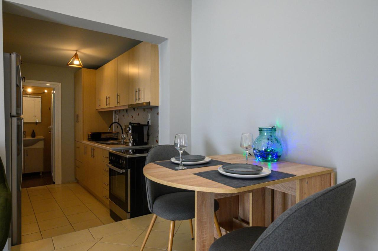 Zen Hut Apartment Каламата Екстериор снимка