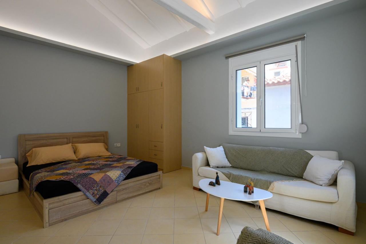 Zen Hut Apartment Каламата Екстериор снимка