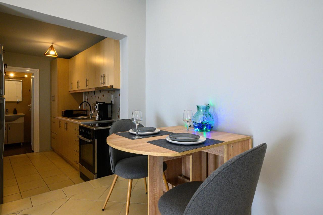 Zen Hut Apartment Каламата Екстериор снимка