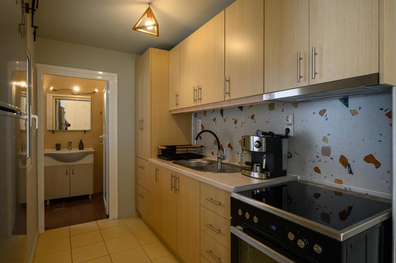 Zen Hut Apartment Каламата Екстериор снимка